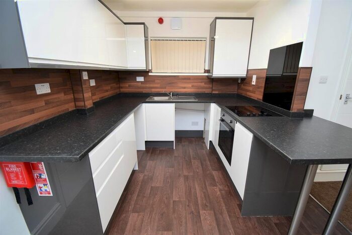 1 Bedroom Flat To Rent In B Wentworth Terrace, Wakefield, WF1