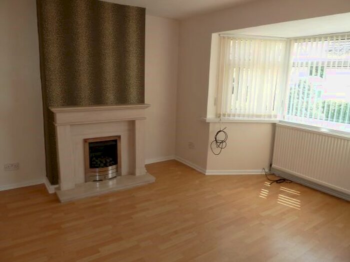 4 Bedroom Semi-Detached House To Rent In Seddons Avenue, Bury, BL8