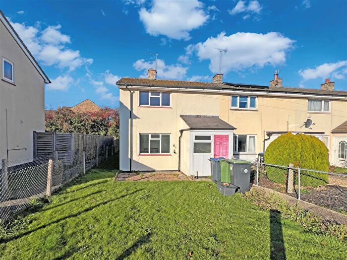 2 Bedroom End Of Terrace House For Sale In Newcroft Road, Calne, SN11