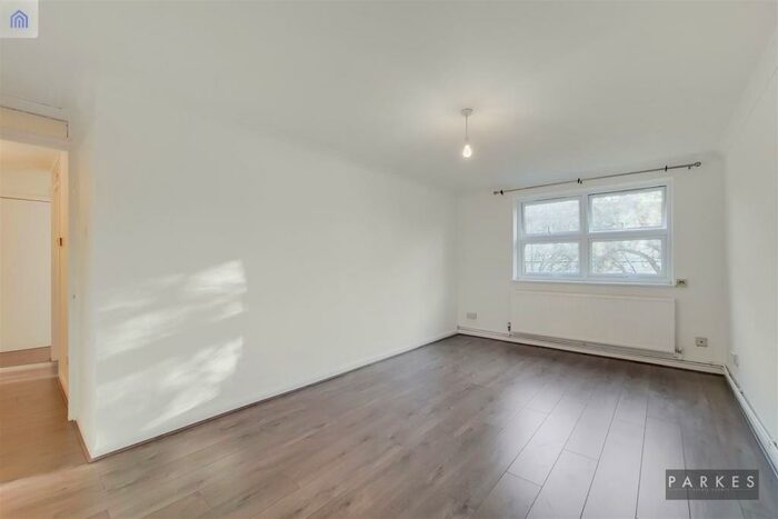 2 Bedroom Flat To Rent In Birchen Grove, NW9