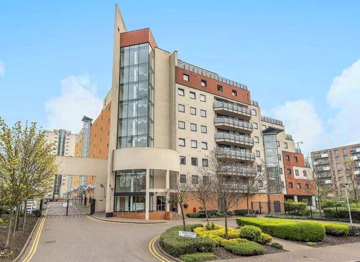 1 Bedroom Flat To Rent In Tradewinds Apartment, Pontoon Dock, Thames Barrier Park, City Airport, Canary Wharf, London, E16
