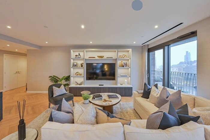 2 Bedroom Flat For Sale In King's Road Park, Fulham, SW6