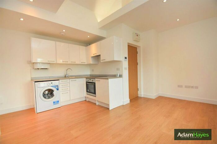 1 Bedroom Flat To Rent In Castle Mews, North Finchley, N12