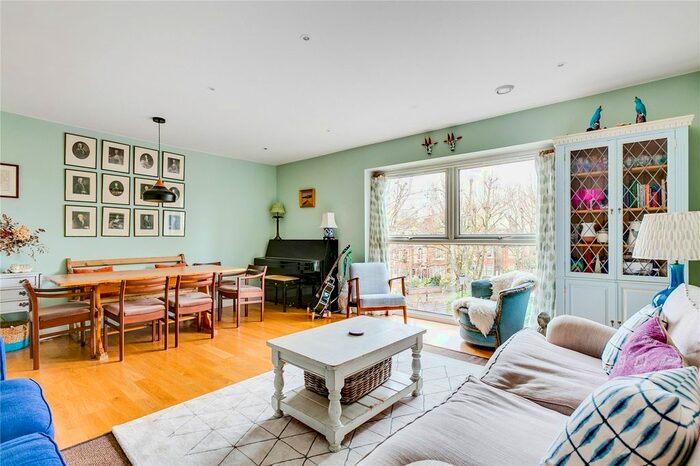 2 Bedroom Flat To Rent In St. Helens Gardens, London, W10