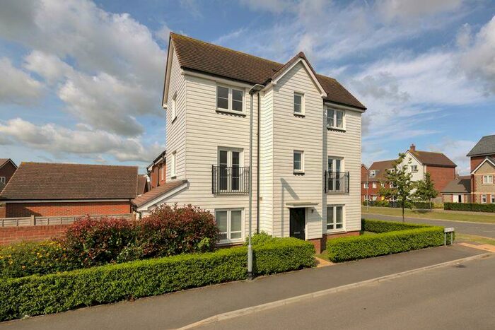 4 Bedroom Semi-Detached House To Rent In Bridger Way, Maidstone, ME17