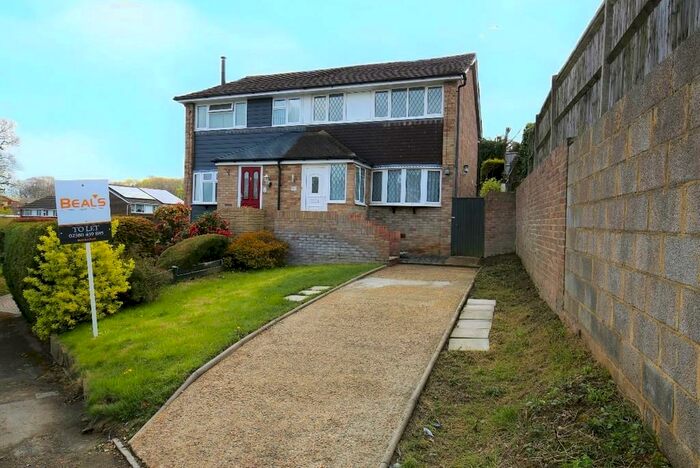 3 Bedroom Semi-Detached House To Rent In West End, Southampton, SO18