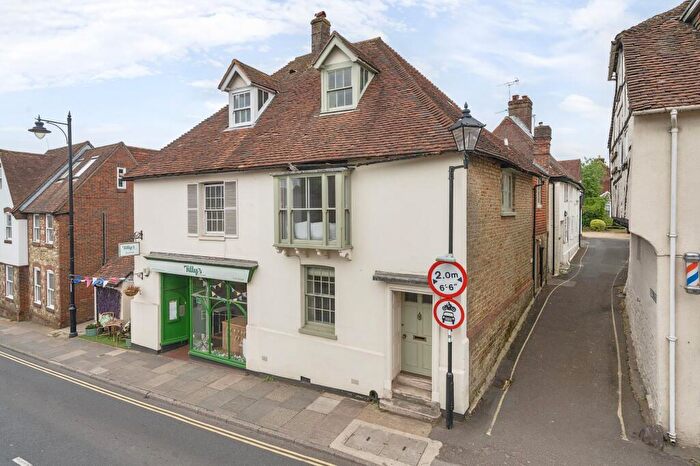 3 Bedroom Semi-Detached House For Sale In Rumbolds Hill, Midhurst, GU29