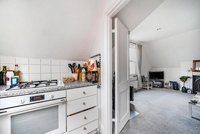 1 Bedroom Flat To Rent In Bedford Hill, Balham, London, SW12