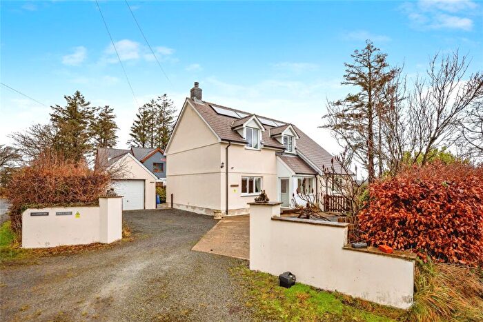 3 Bedroom Bungalow For Sale In Boncath, Pembrokeshire, SA37