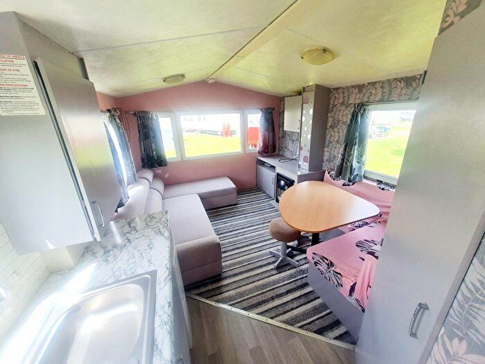 2 Bedroom Park Home For Sale In Dovercourt Holiday Park, CO12