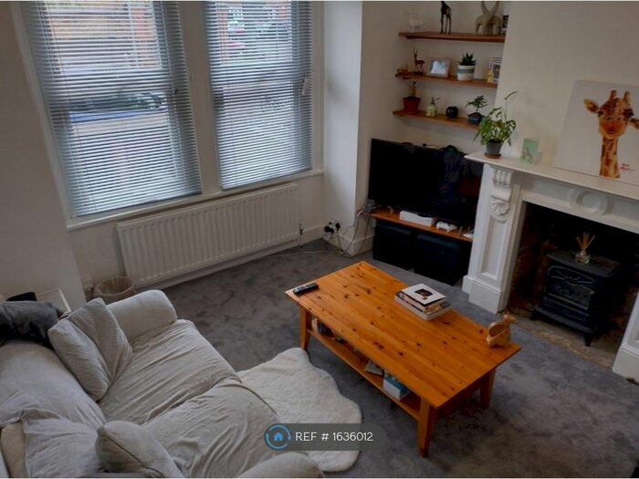 1 Bedroom Flat To Rent In Smallwood Road, London, SW17