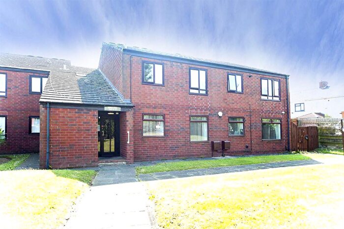 2 Bedroom Flat For Sale In Warren Court, Hartlepool, TS24