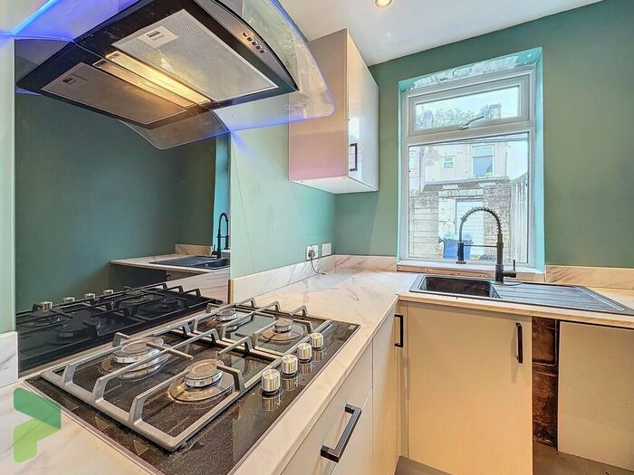 3 Bedroom Terraced House For Sale In South Street, Darwen, BB3