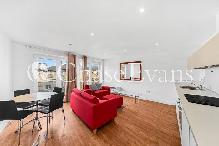 1 Bedroom Flat To Rent In Queensgate House, Hereford Road, Bow, London, E3