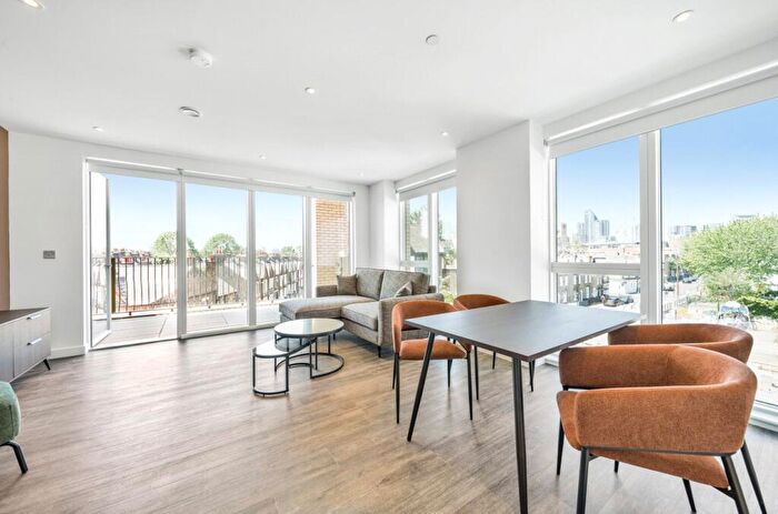 2 Bedroom Apartment To Rent In Dawes Street, London, SE17