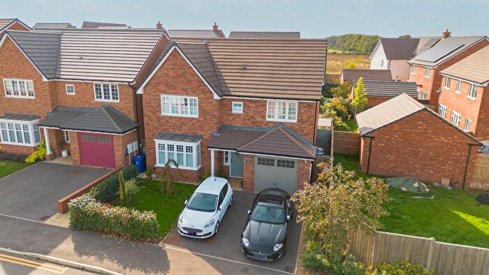 4 Bedroom Detached House For Sale In Wilson Road, Banbury, OX16