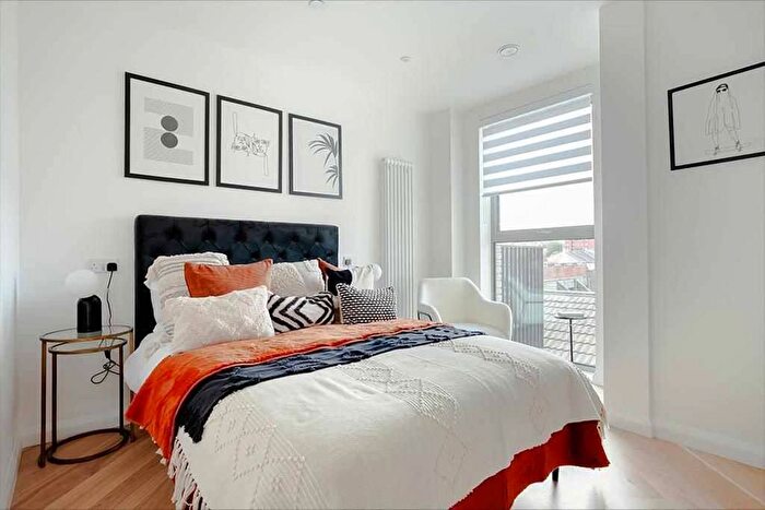 2 Bedroom Flat For Sale In The Icon, Harringay, N22