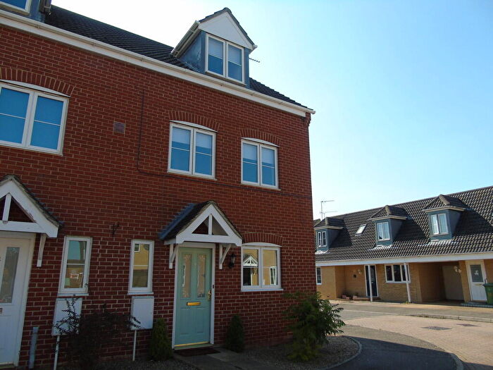 4 Bedroom Semi-Detached House To Rent In Snowdrop Close, West Lynn, King's Lynn, PE34