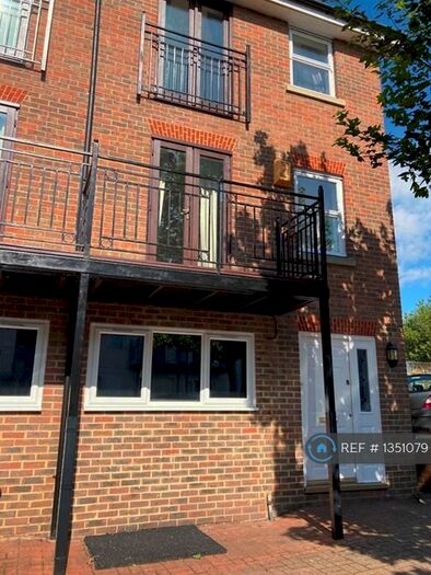 5 Bedroom Semi-Detached House To Rent In Southdown Mews, Brighton, BN2