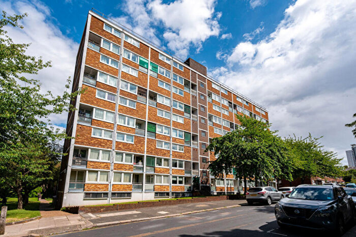 2 Bedroom Flat To Rent In Kingsman Street, Woolwich, London, SE18
