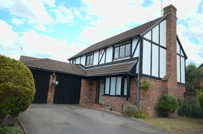 4 Bedroom Detached House To Rent In Dorset Way, RG41