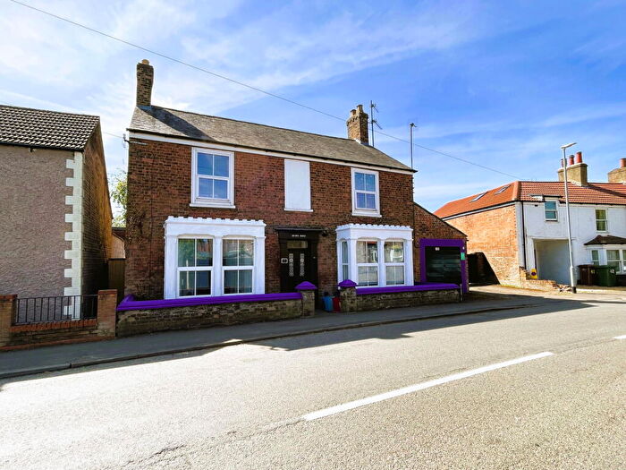 3 Bedroom Detached House For Sale In High Road, Elm, Wisbech, PE14