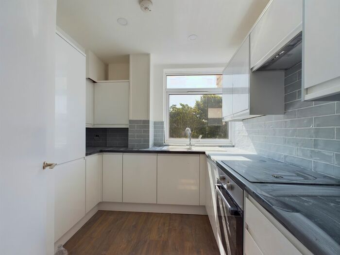 1 Bedroom Flat To Rent In Pembroke Court, New Church Road, Hove, BN3