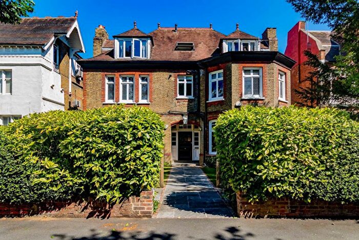 2 Bedroom Flat To Rent In North Common Road, Ealing, W5