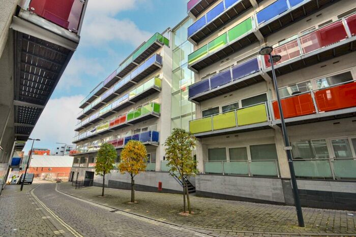 2 Bedroom Flat To Rent In Concord Street, Leeds, LS2