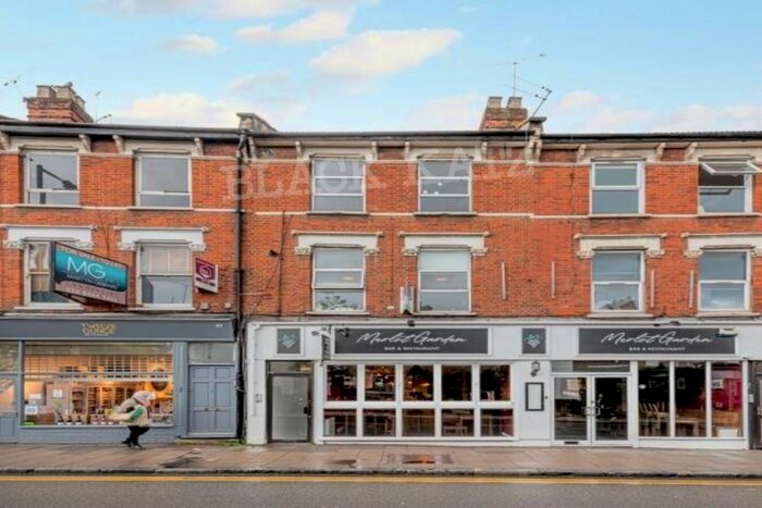 2 Bedroom Flat To Rent In Park Road, London, N8