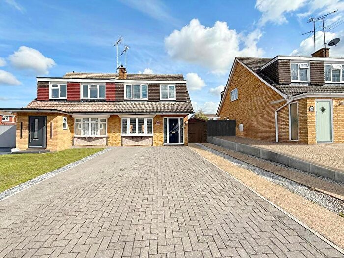 3 Bedroom Semi-Detached House For Sale In Turnpike Drive, Warden Hills, Luton, Bedfordshire, LU3