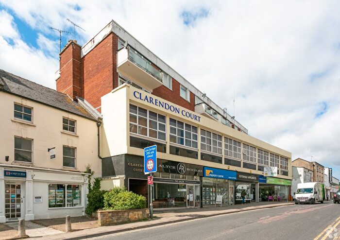 2 Bedroom Flat For Sale In London Road, Stroud, GL5