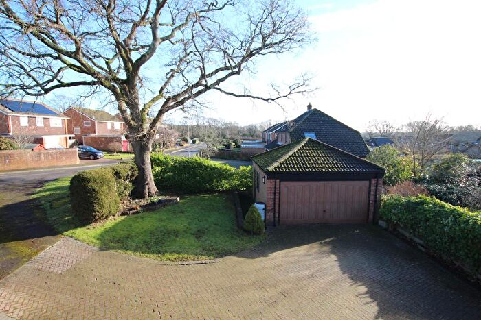 4 Bedroom Detached House For Sale In Anthill Close, Denmead, PO7