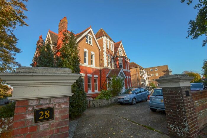 2 Bedroom Flat To Rent In Silverdale Road, Eastbourne BN20
