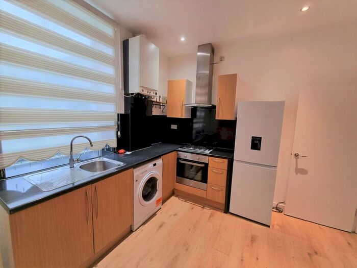 1 Bedroom Flat To Rent In Mumford Road, Herne Hill, London, SE24