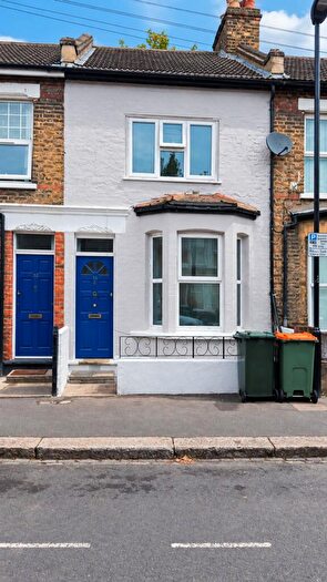 2 Bedroom Terraced House For Sale In Janson Road, Stratford, E15