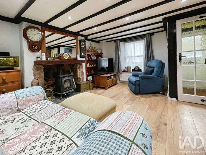 2 Bedroom Cottage For Sale In High Street, Ilfracombe, EX34