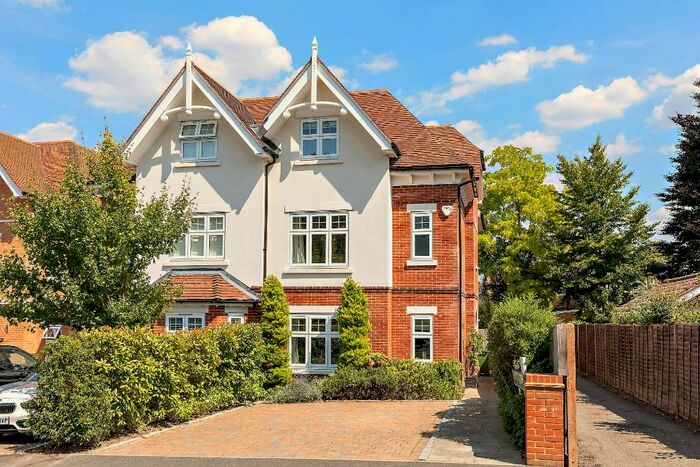 4 Bedroom Semi-Detached House To Rent In Cranley Road, Guildford, Surrey, GU1