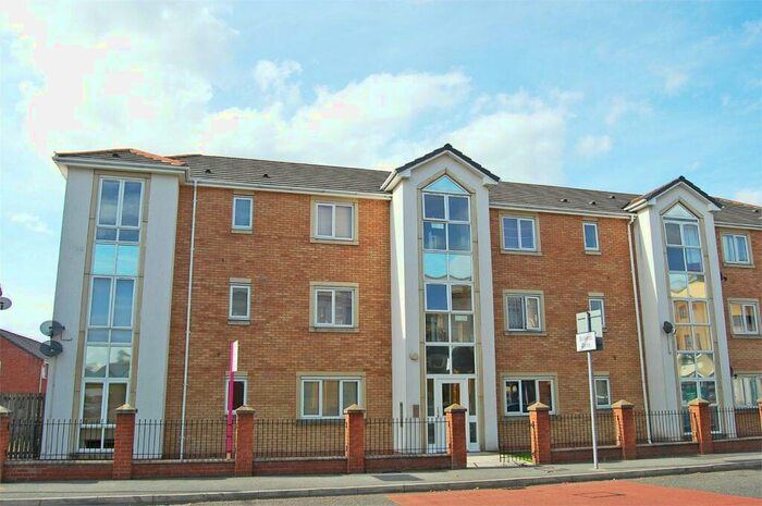 2 Bedroom Apartment To Rent In Rolls Crescent, Hulme, Manchester, M15