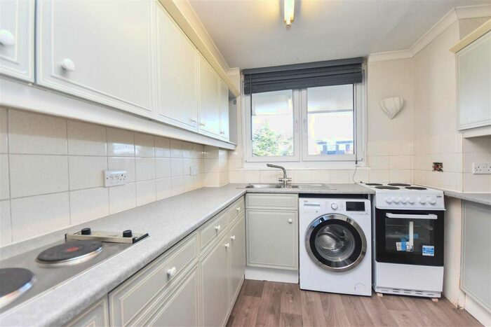 1 Bedroom Flat To Rent In Otho Court, Augustus Close, Brentford, TW8