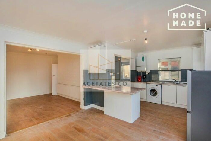 5 Bedroom Semi-Detached House To Rent In Vivian Gardens, Wembley, Greater London, HA9