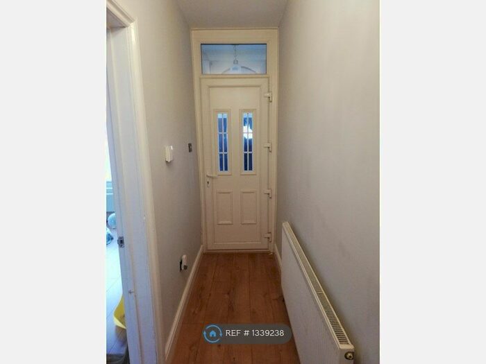 3 Bedroom Semi-Detached House To Rent In Queens Road, Greater London, TW13