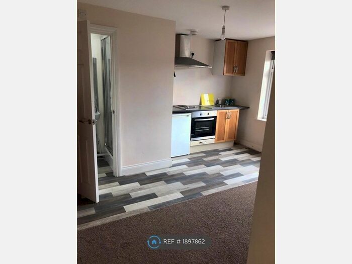 Studio To Rent In Round House Road, Coventry, CV3