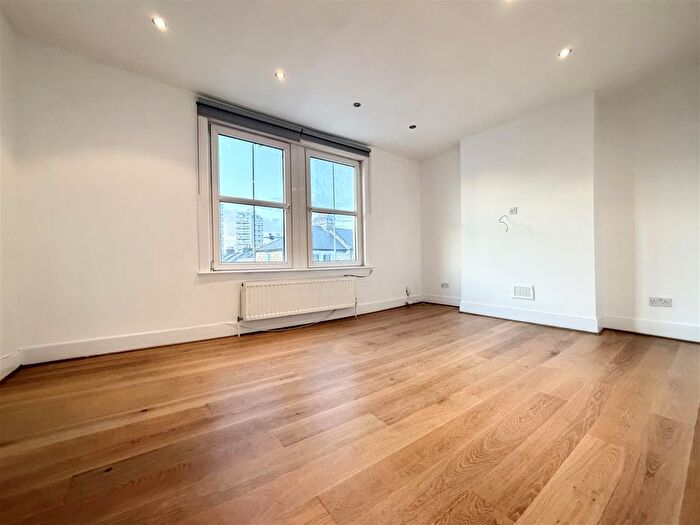 1 Bedroom Flat To Rent In Landor Road, Clapham North, SW9