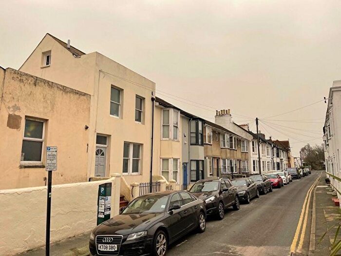 2 Bedroom Maisonette To Rent In Centurion Road, Brighton, BN1