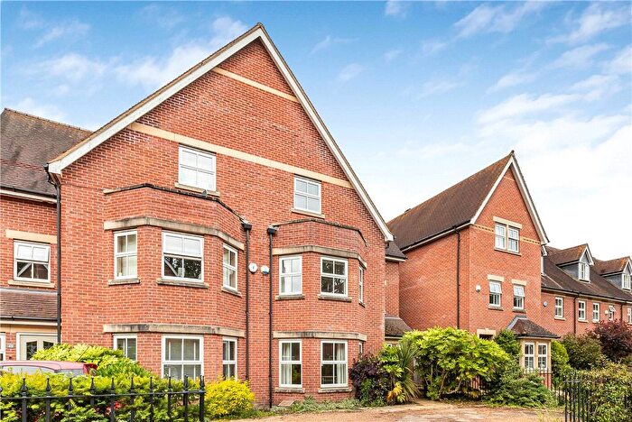4 Bedroom Semi-Detached House For Sale In Frenchay Road, Oxford, Oxfordshire, OX2