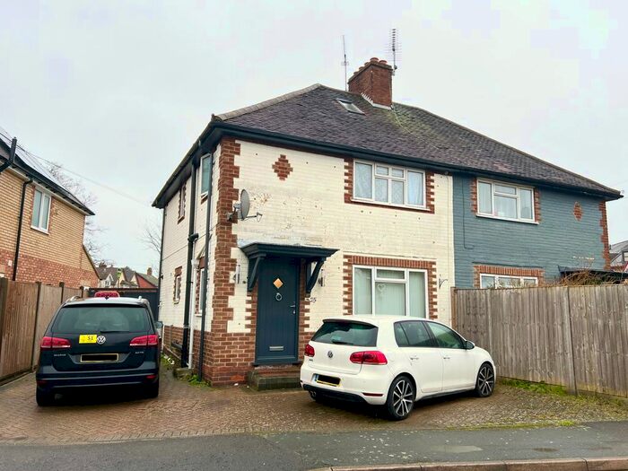 3 Bedroom Semi-Detached House To Rent In Bridge End, Camberley, GU15