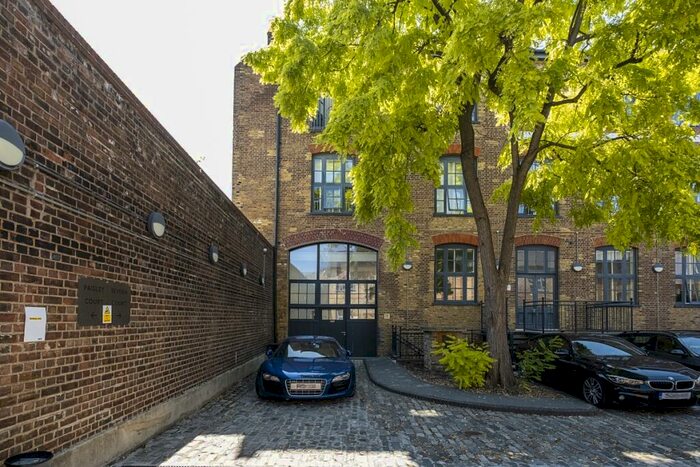 1 Bedroom Maisonette To Rent In Clyde Square, E14