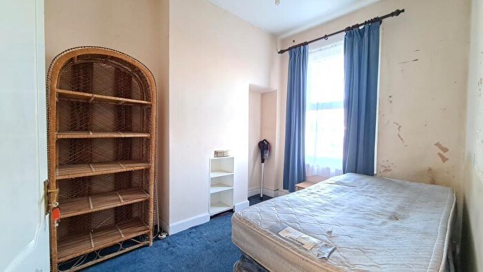 1 Bedroom Flat To Rent In Hazelbank Road Catford, SE6