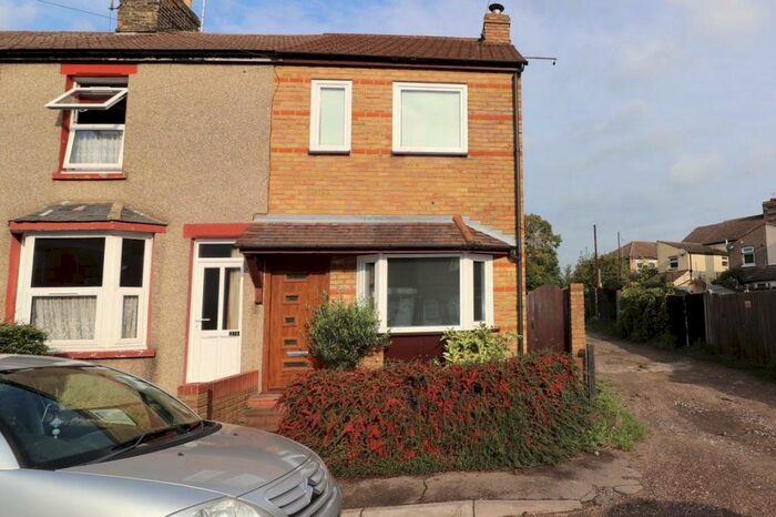 3 Bedroom House To Rent In Argyll Road, Grays, RM17